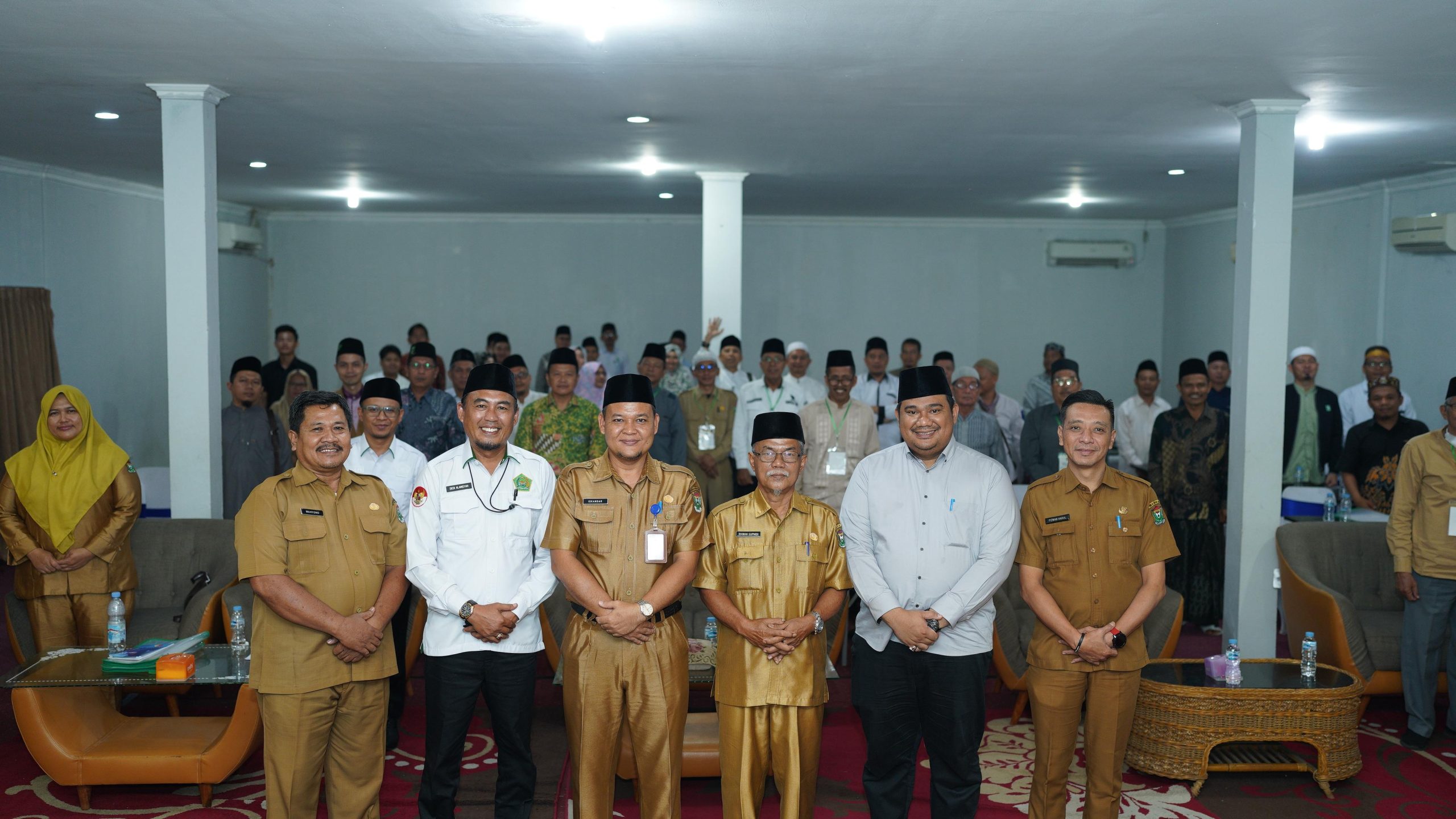 Dalam upaya meningkatkan kualitas penjurian pada Musabaqah Tilawatil Quran (MTQ), Staf Ahli Pemerintahan, Ekonomi, dan Politik, H. Irawan Supmidi, secara resmi menutup Pelatihan Dewan Hakim MTQ Tahun 2024 di Ballroom Hotel Griya Serasan Sekundang Muara Enim, Senin 11 November 2024.