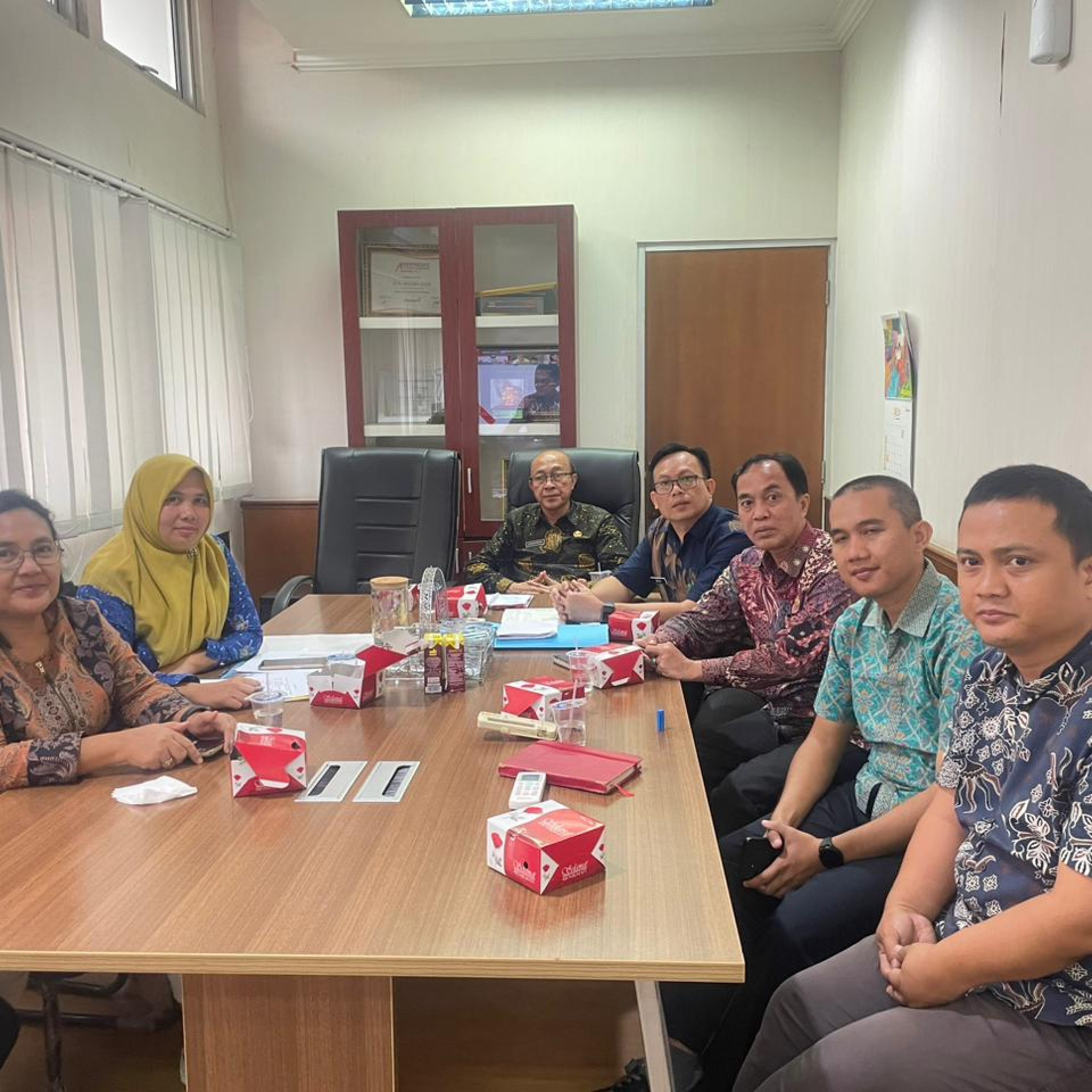 Pemerintah Kabupaten Muara Enim mengikuti Rapat Diseminasi 5 Indikator Utama dalam mendukung Percepatan Penanggulangan Tuberkulosis (TBC) di Daerah secara virtual, Jumat 5 Juli 2024.