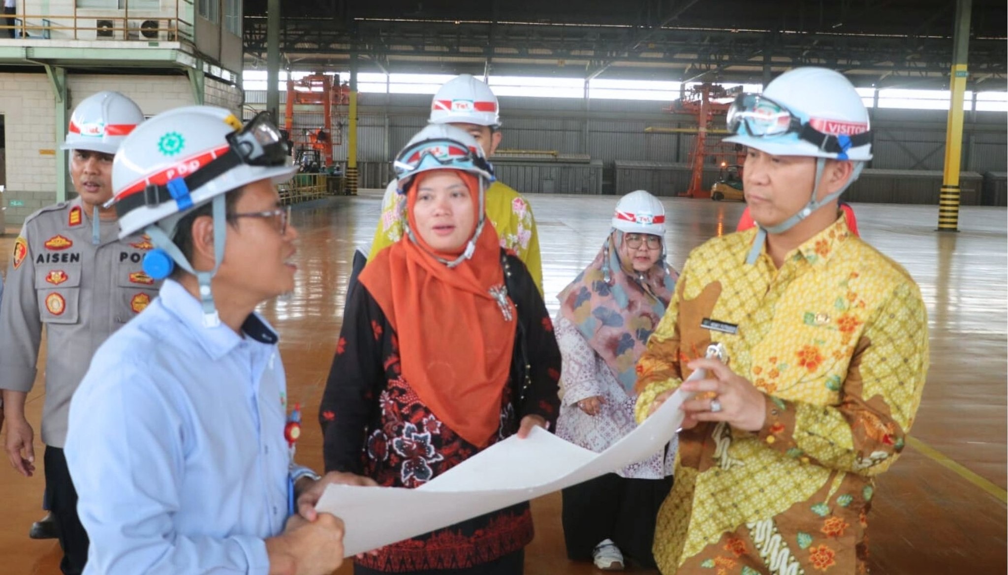 Pj. Bupati Muara Enim, H. Henky Putrawan, S.Pt., M.Si., M.M kembali melaksanakan kunjungan kerja ke sejumlah perusahaan tepatnya ke PT. Musi Hutan Persada (MHP) dan PT. Tanjung Enim Lestari (TEL) Pulp and Paper di Desa Banuayu, Kecamatan Empat Petulai Dangku