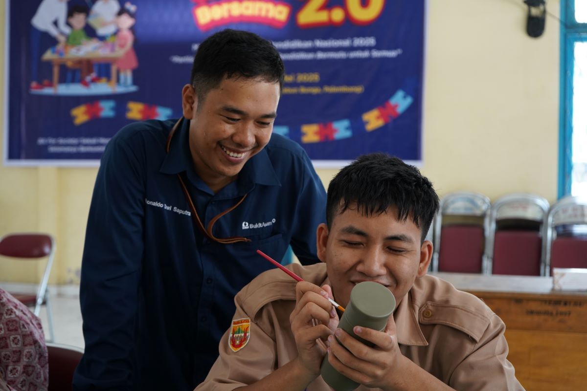 Dalam rangka menyemarakkan Hari Pendidikan Nasional 2025 dengan tema "Partisipasi Semesta Wujudkan Pendidikan Bermutu untuk Semua", PT Bukit Asam Tbk (PTBA) melalui Tim Human Capital Operations dan Tim Sustainability, bersama dengan unit Kertapati Port, sukses menyelenggarakan kegiatan bertajuk "Ukir Cita Bersama 2.0”.