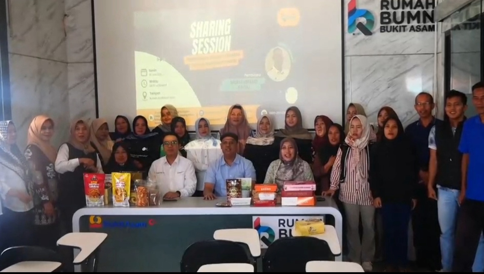 PTBA Dukung UMKM Naik Kelas Melalui Pelatihan Kemasan Produk Inovatif