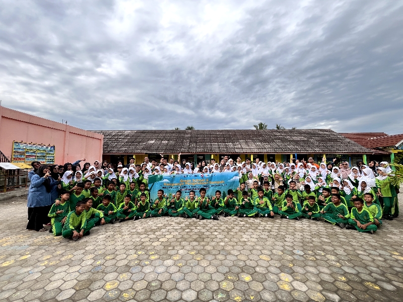Bukit Asam (PTBA) Ajak Siswa SD Peduli Lingkungan Lewat Green School