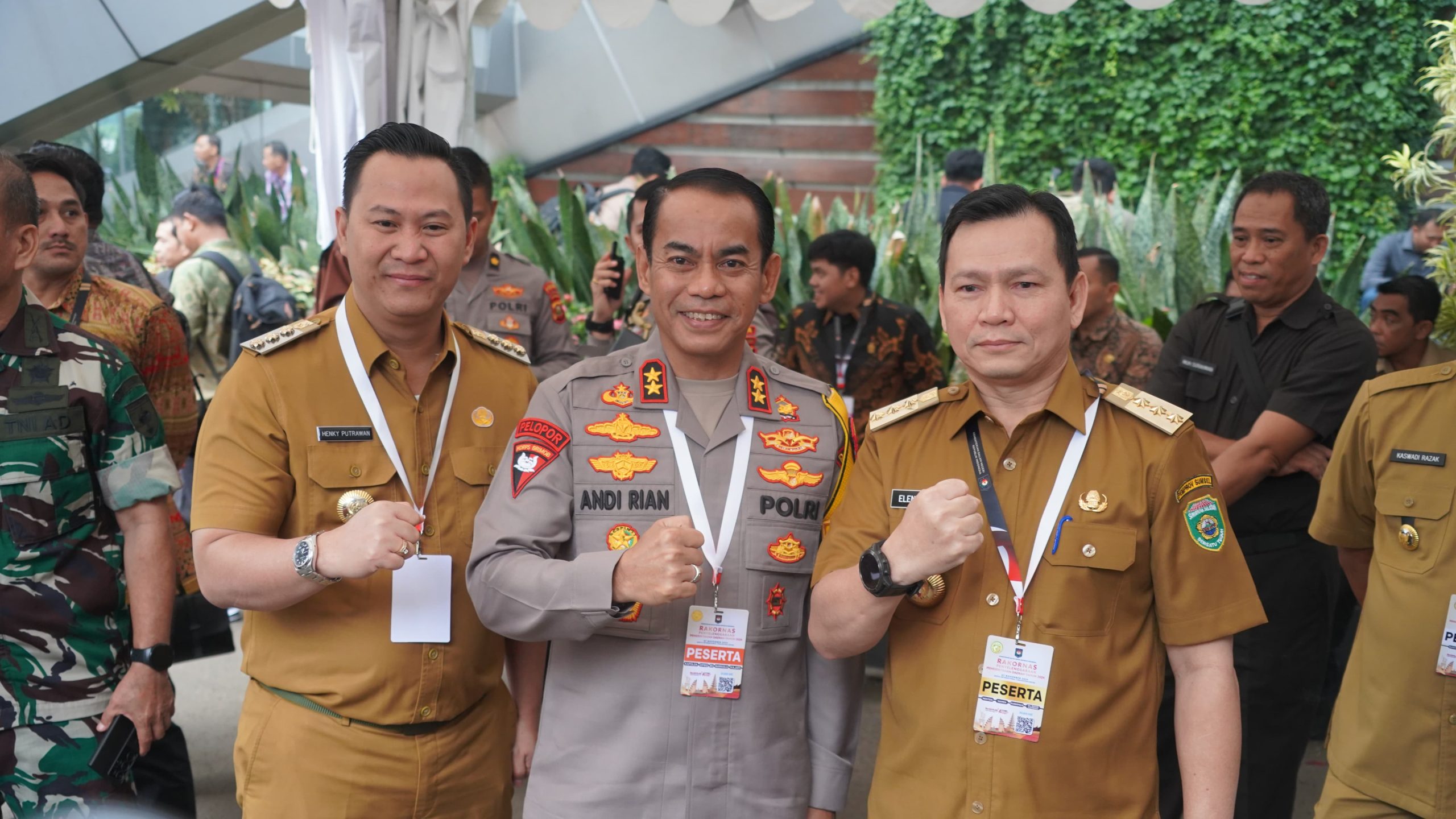 Pj. Bupati Muara Enim, H. Henky Putrawan, S.Pt., M.Si., M.M. menghadiri Rapat Koordinasi Nasional (Rakornas) Penyelenggaraan Pemerintahan Pusat dan Daerah Tahun 2024 yang dibuka langsung oleh Presiden RI, Prabowo Subianto, di Sentul International Convention Center (SICC) Sentul, Jawa Barat. Pj Bupati Henky Putrawan besama Pj Gubernur dan Kapolda Sumsel.