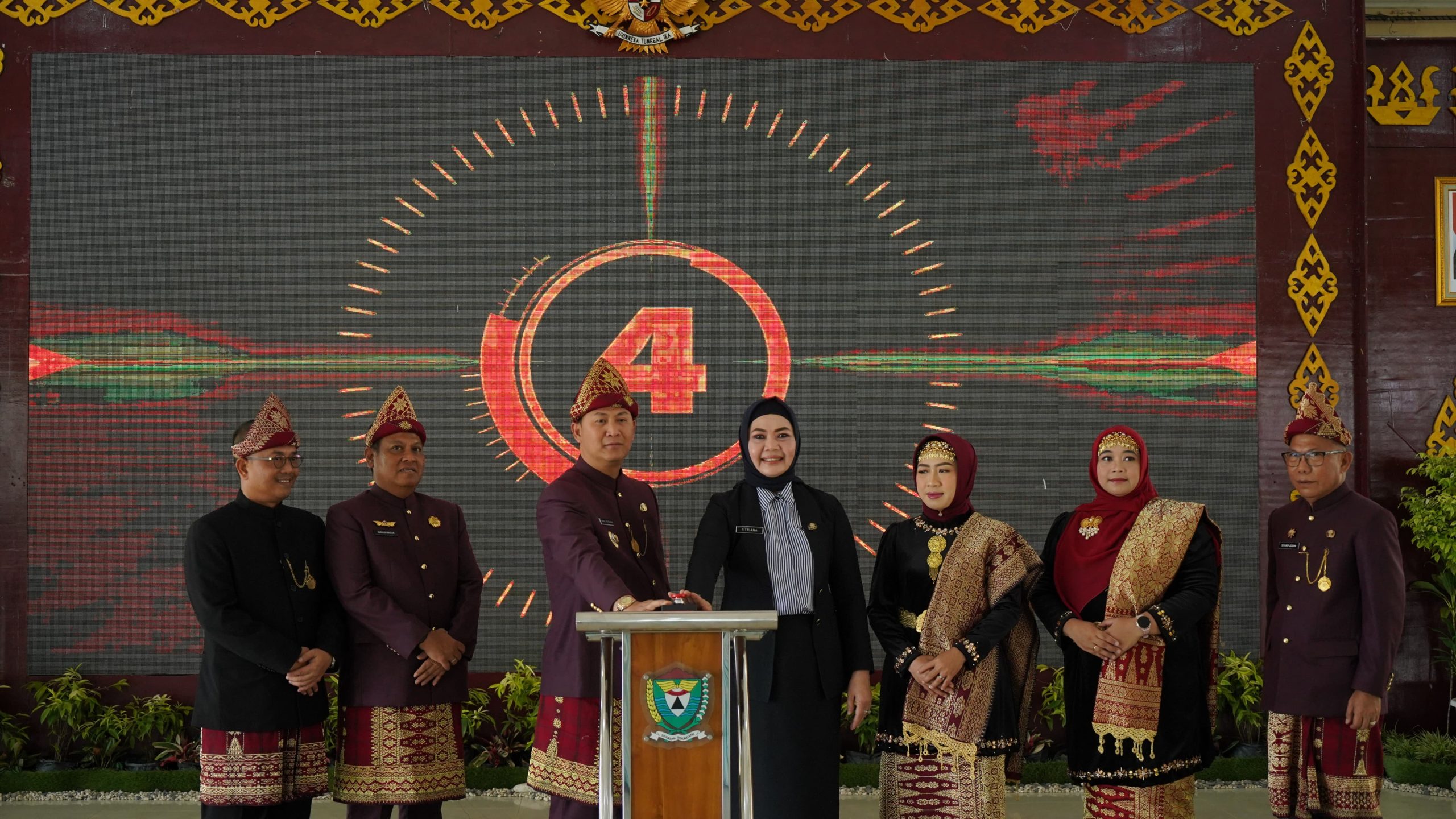 Pj. Bupati Muara Enim, H. Henky Putrawan, S.Pt., M.Si., M.M., meluncurkan Layanan Kesehatan Mental Remaja melalui Sistem Terintegrasi dan Elaborasi Berkelanjutan (Sinderela) di Balai Agung Serasan Sekundang, Muara Enim