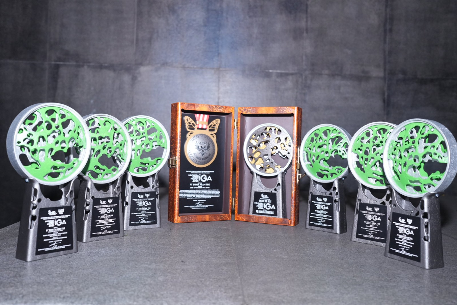 Tegaskan Komitmen Berkelanjutan, PTBA Borong Penghargaan Indonesia Green Awards 2026