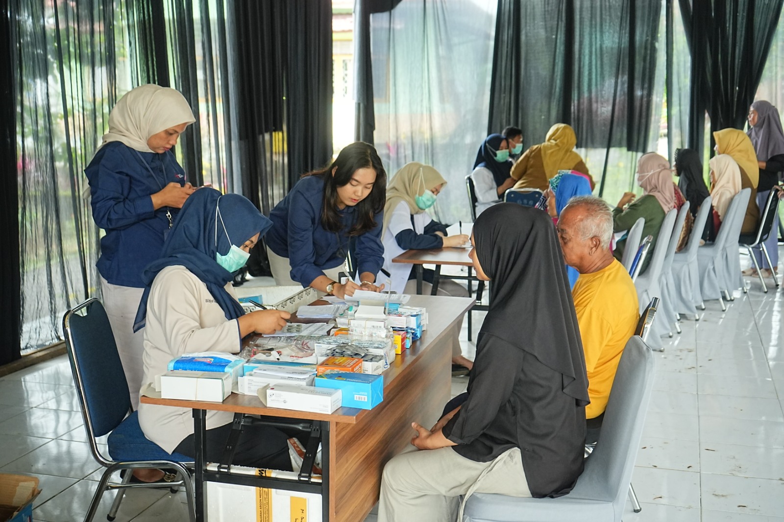 Sambut HUT ke-45, PTBA Kolaborasikan Bantuan Pangan dan Edukasi Gizi Pola Makan Sehat