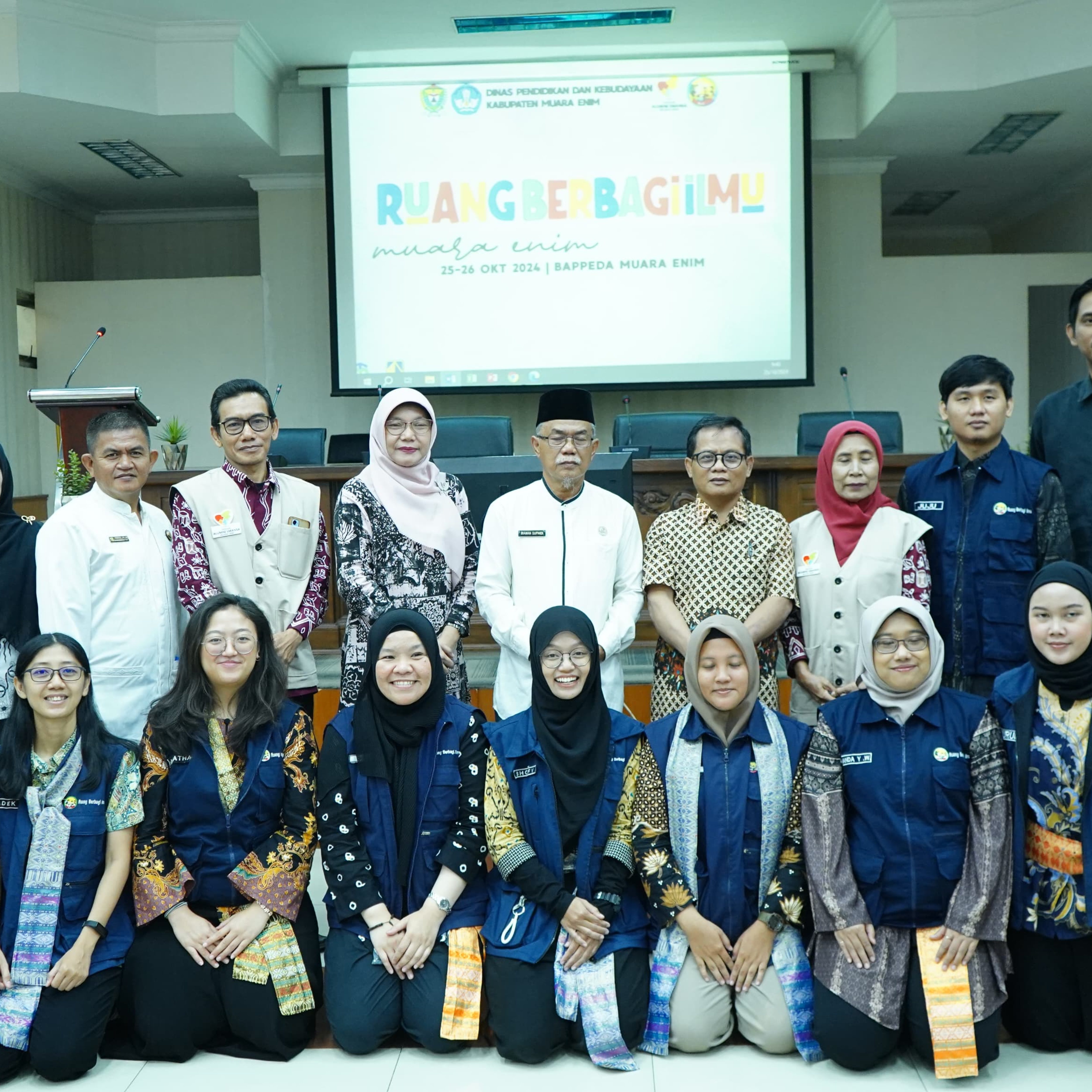 Guna mendorong peningkatan kompetensi dan pemerataan pendidikan, Staf Ahli Bidang Pemerintahan, Hukum dan Politik, Irawan Supmidi, meresmikan Ruang Berbagi Ilmu (RuBI) Tahun 2024 di Ruang Pangripta Nusantara, Bappeda Muara Enim